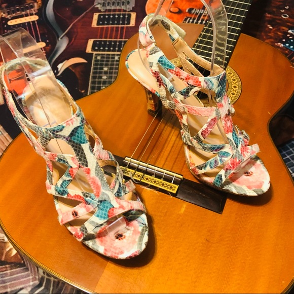 💐Naturalizer Snake Pattern Heeled Sandals! - Picture 6 of 15